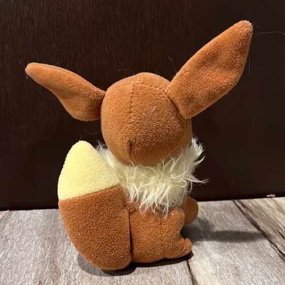 Eeveee Pokémon plush - Picture 3 of 5